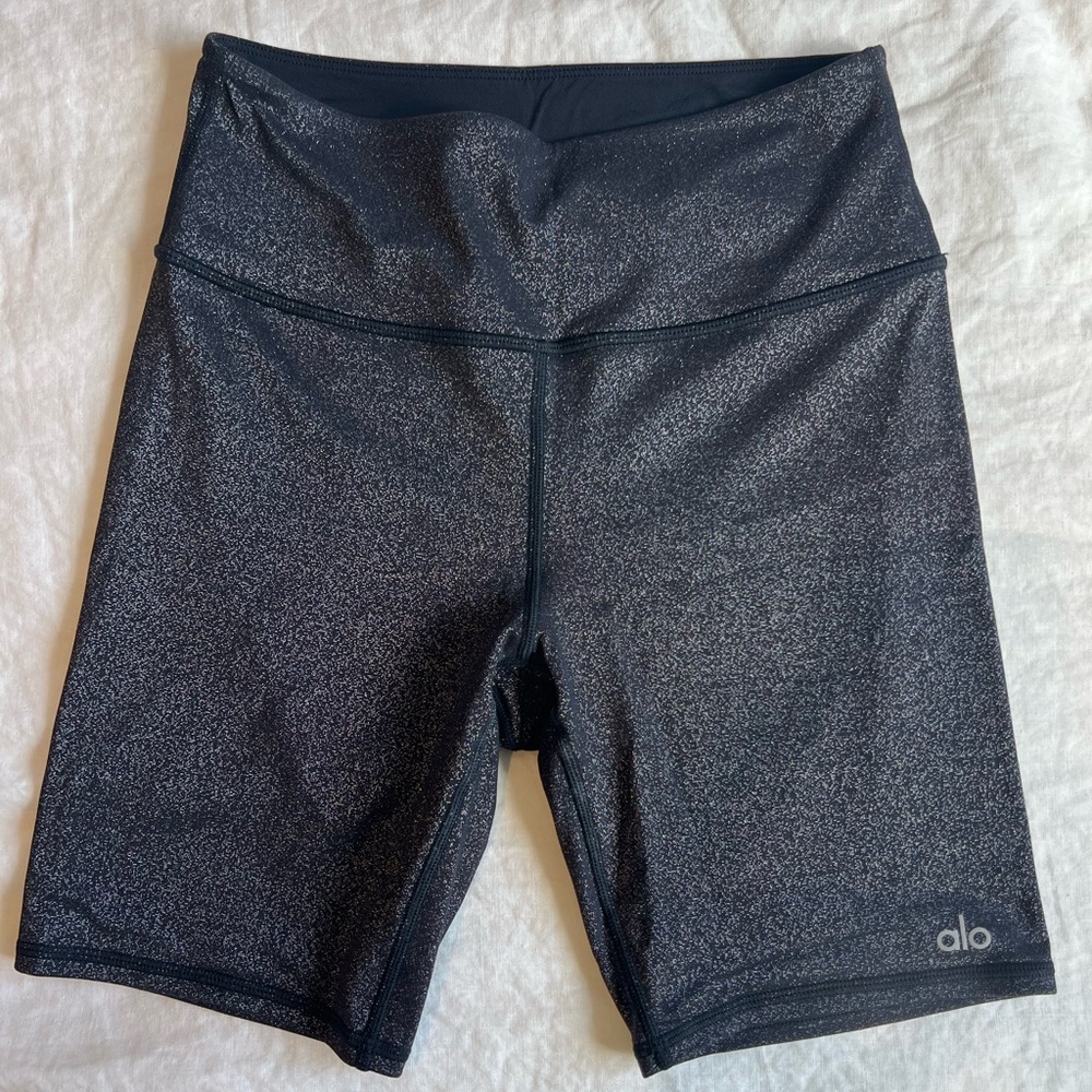ALO YOGA BIKER SHORTS